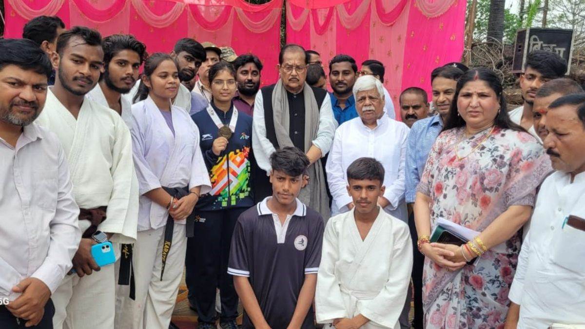 https://www.jagranimages.com/images/newimg/17092025/17_09_2025-palamu_news_24050401.jpg