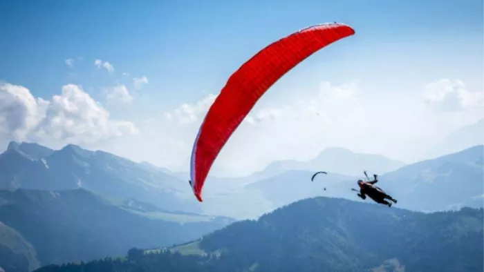 हिमाचल प्रदेश में कुछ साइट पर पैराग्लाइडिंग शुरू हाे गई है। जागरण आर्काइव
