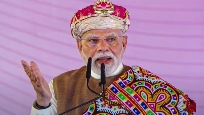 मध्य प्रदेश के धार में जनता को संबोधित करते पीएम मोदी। फोटो- PTI