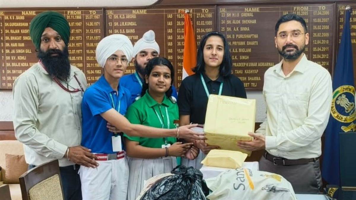 https://www.jagranimages.com/images/newimg/17092025/17_09_2025-rupnagar_students_24050439.jpg