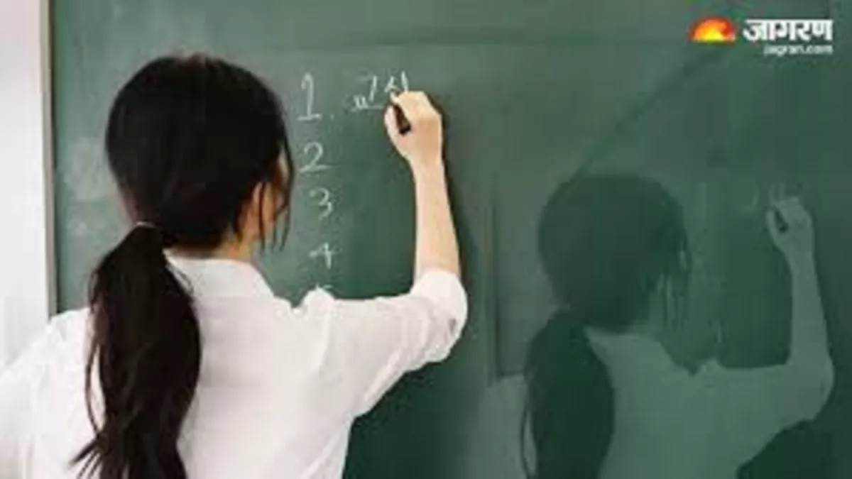 https://www.jagranimages.com/images/newimg/17092025/17_09_2025-teacher_chdc1_24050192.jpg
