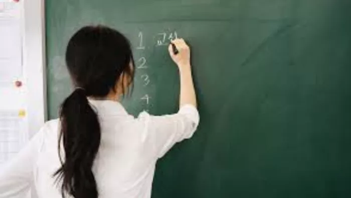हिमाचल प्रदेश शिक्षा विभाग पदोन्नति के बाद भी ज्वाइनिंग न करने वाले शिक्षकों पर सख्त हो गया है। प्रतीकात्मक फोटो