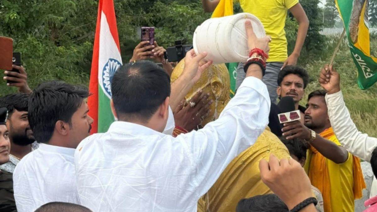 https://www.jagranimages.com/images/newimg/17092025/17_09_2025-tej_pratap_24049706.jpg
