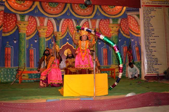 वर्ष 1974 में कस्बे के मो.शब्बीर व मो.शरीफ की तैयार पटकथा से रामलीला का मंचन अनवरत जारी है।