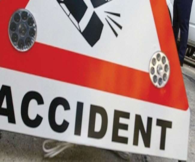 मुंगेर में सड़क दुर्घटना में दो की मौत, 11 जख्‍मी।
