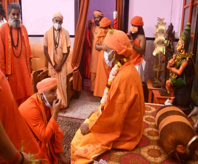 गोरखनाथ मंद‍िर में आयोज‍ित कार्यक्रम में सीएम योगी आद‍ित्‍यनाथ। - सौजन्‍य, गोखनाथ मंद‍िर