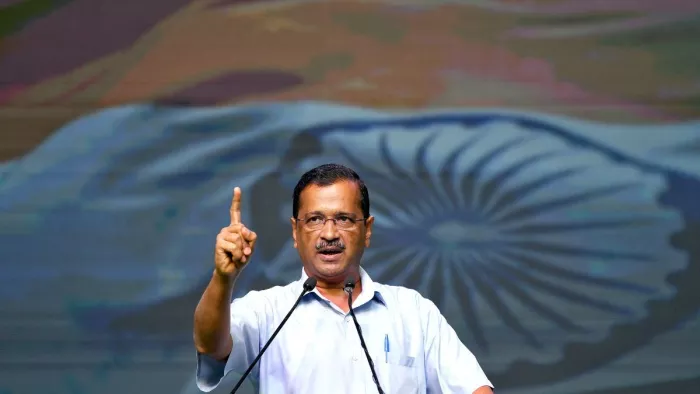 अरविंद केजरीवाल ने गुजरात में किए कई बड़े वादे।