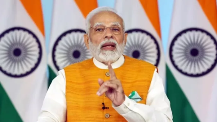 प्रधानमंत्री नरेन्द्र मोदी ने कहा कि आयात पर निर्भरता घटानी होगी।