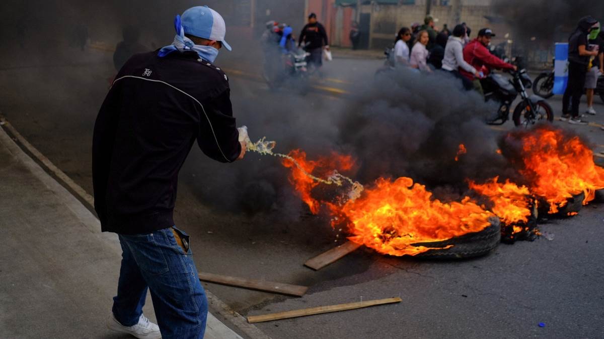 demand for government change increased in guatemala one died during protest four injured