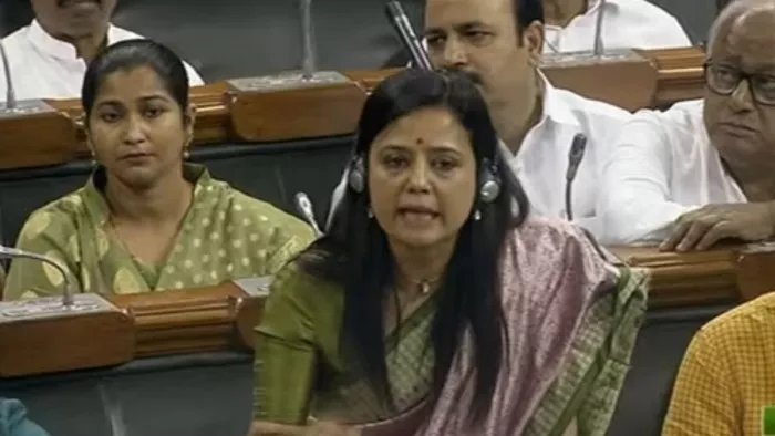 Mahua Moitra bribe for query Case महुआ मोइत्रा पर लगे आरोप की होगी जांच।