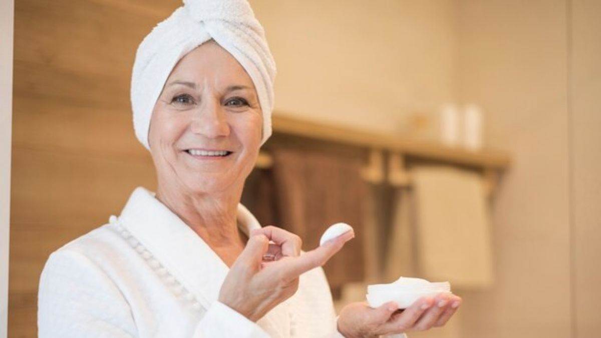 https://www.jagranimages.com/images/newimg/17102023/17_10_2023-menopause_skin_care_23558533.jpg