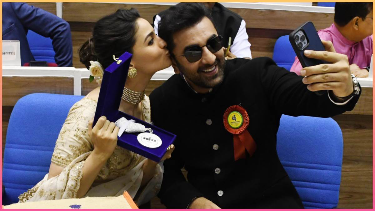 https://www.jagranimages.com/images/newimg/17102023/17_10_2023-ranbir_alia_23558661_193834980.jpg