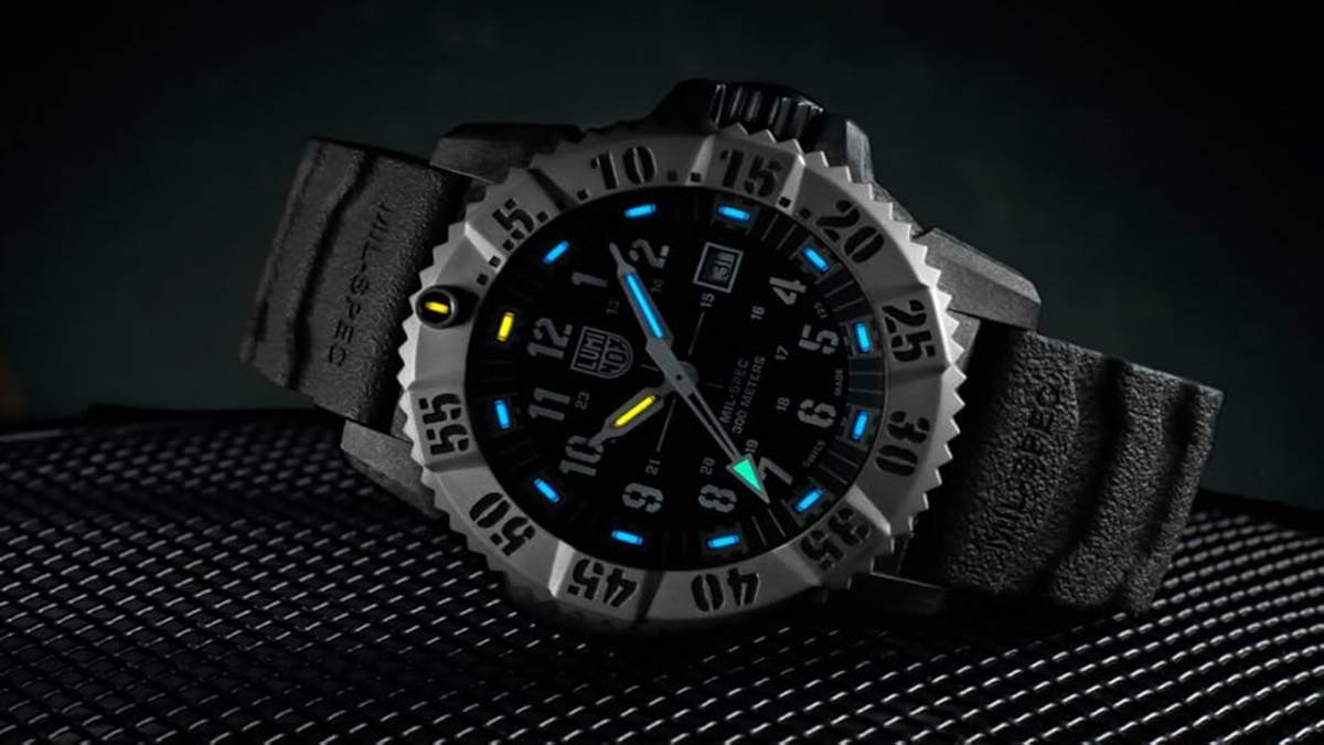 बेताज सुल्तान की तरह ये प्रीमियम Luminox Analog Watch कर रही हैं राज, आप भी करें ऑर्डर आज के आज