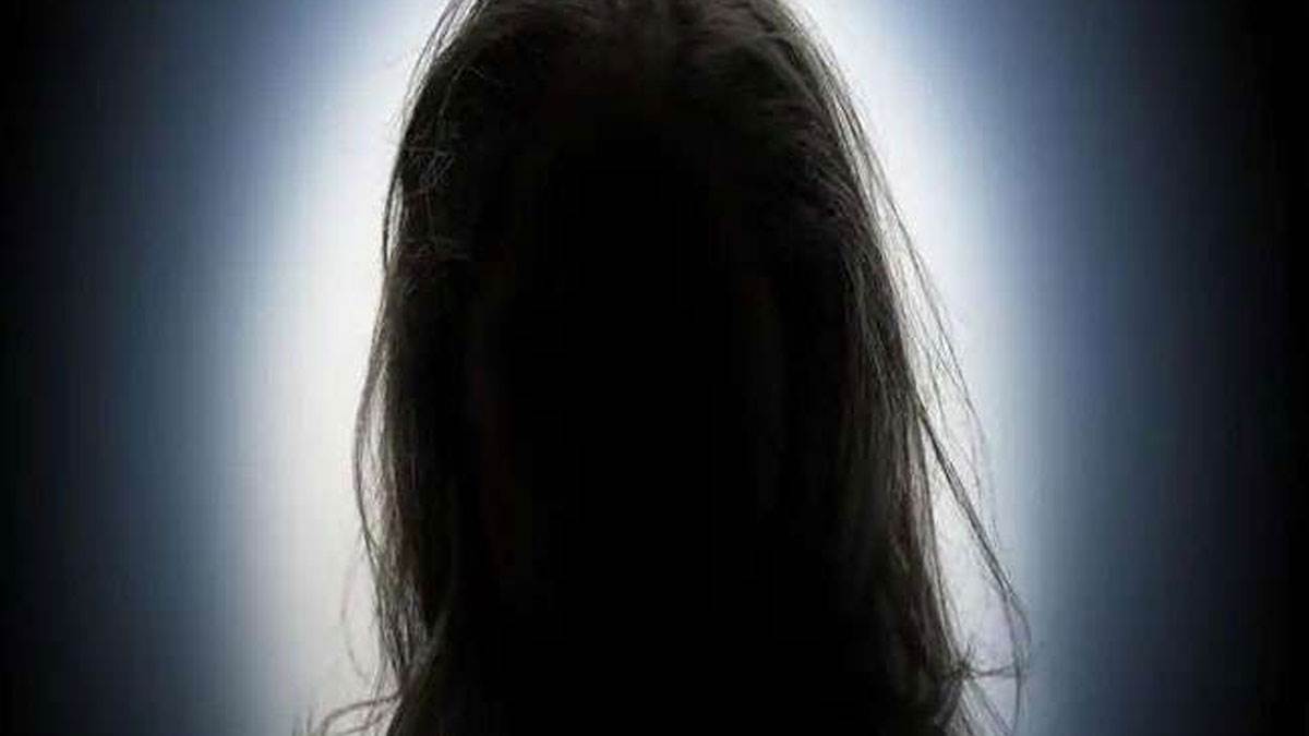 haldwani 10th class girl gang rape in delhi hotel five youths arrested