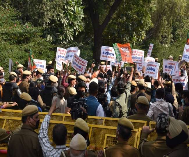 Protest March against Chhath Puja Ban in Delhi by BJPs Purvanchal Morcha to  CM Arvind Kejriwal house