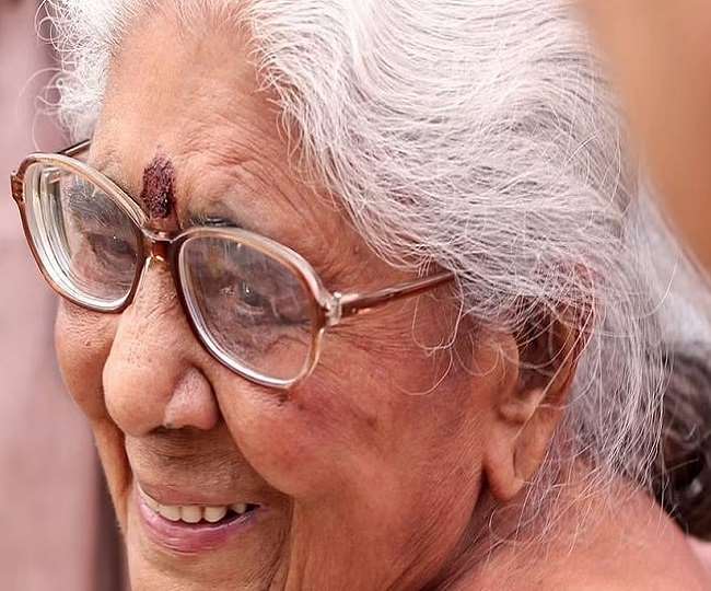 साहित्य को समृद्ध कर गईं मन्नू भंडारी, महिलाओं के अलावा भी कई विषयों पर लेखन कर चुकी लेखिका