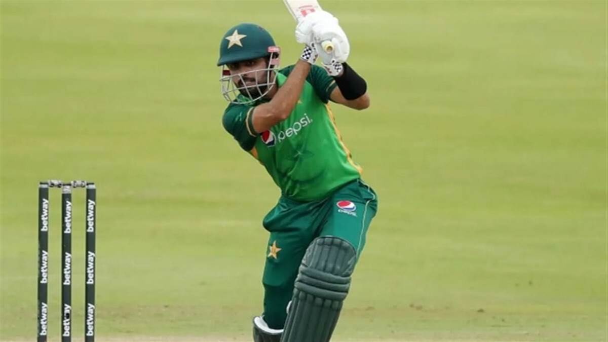 babar azam should give up the captaincy of the t20 team and one of these three should be made the captain says shahid afridi