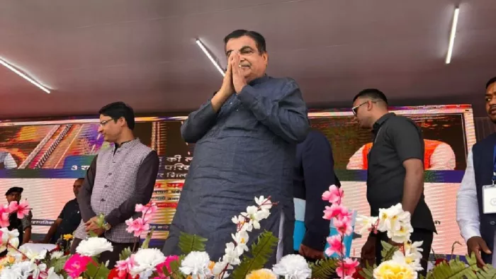 Nitin Gadkari: सिलिगुड़ी में एक कार्यक्रम में अचानक खराब हुई नितिन गडकरी की तबीयत