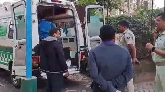 अनुगुल में तेज रफ्तार ट्रक की चपेट में आकर 3 की मौत, 1 गंभीर।