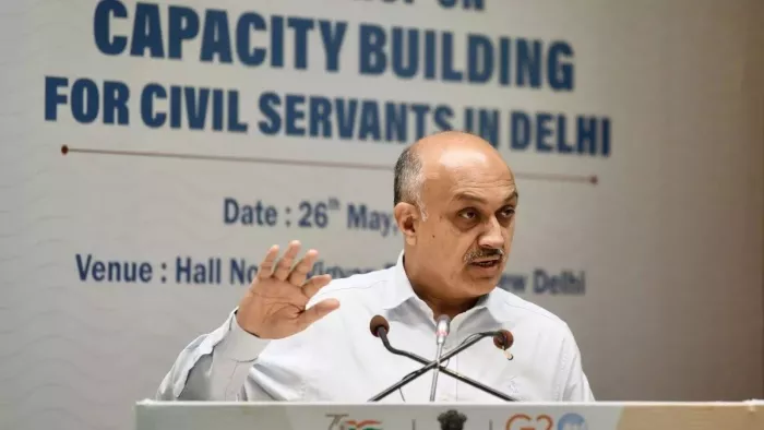 दिल्ली सरकार का खुलासा, चीफ सेक्रेटरी नरेश कुमार के बेटे की कंपनी को बिना टेंडर मिला बड़ा कॉन्ट्रैक्ट।