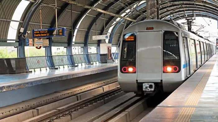दिल्ली मेट्रो में क्यूआर कोड आधारित मोबाइल ऐप की बढ़ी लोकप्रियता।
