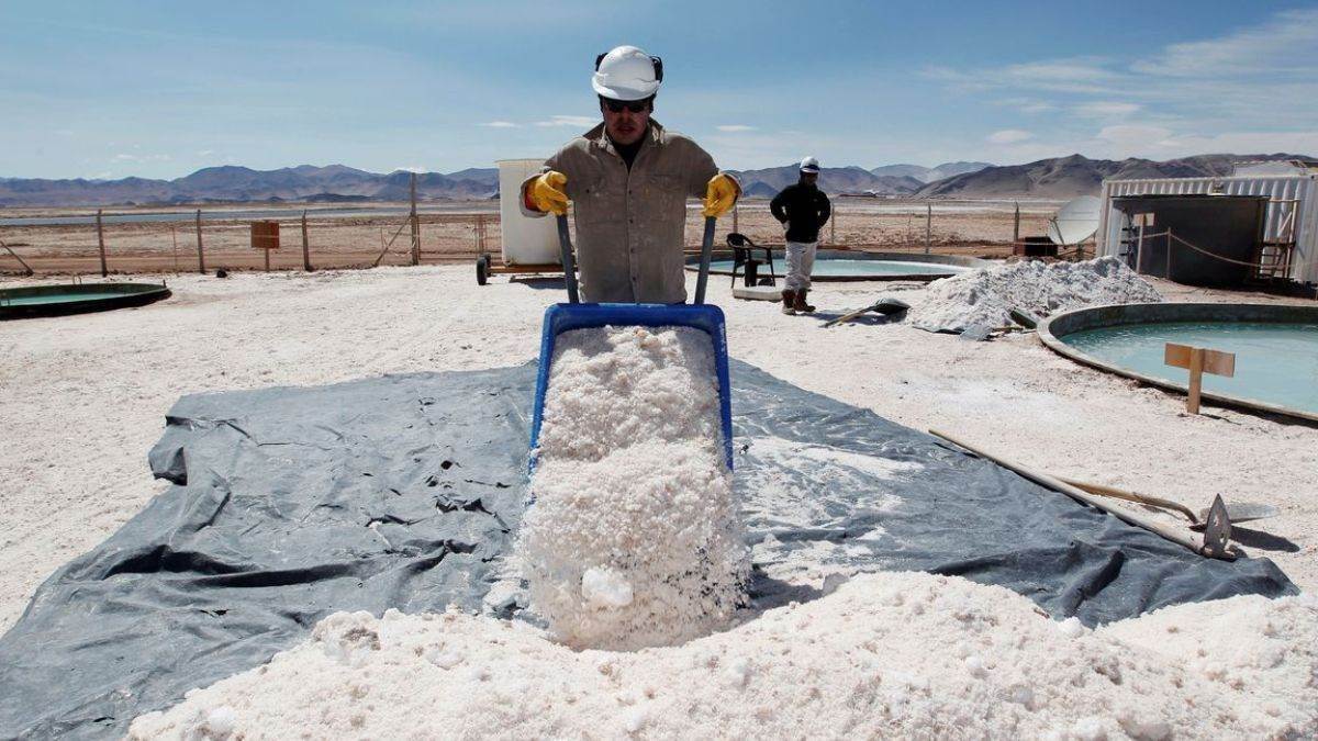 there is a possibility of finding treasure of lithium in mica belt of bihar its batteries are used in electronic vehicles