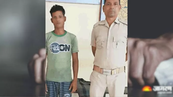 पुलिस गिरफ्त में दुष्कर्म का आरोपित रिंकू शेख।