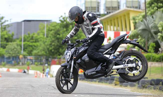 revolt electric motorcycle bookings reopen in these cities get this bike in 2999 permonth