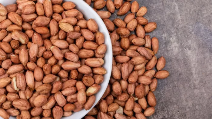 Peanuts Benefits: सर्दियों में मूंगफली खाने से मिलते हैं ये 6 फायदे