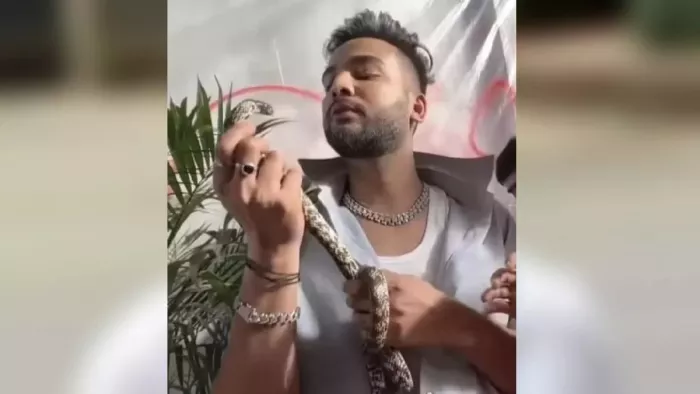 सांप के साथ वीडियो बनाने के मामले में पुलिस ने अदालत में जमा की ATR