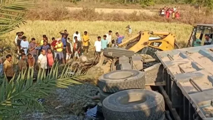 राउरकेला में भीषण सड़क हादसा, हाइवा-ऑटो की टक्कर में पांच की मौत; पिकनिक कर घर लौट रहे थे सभी