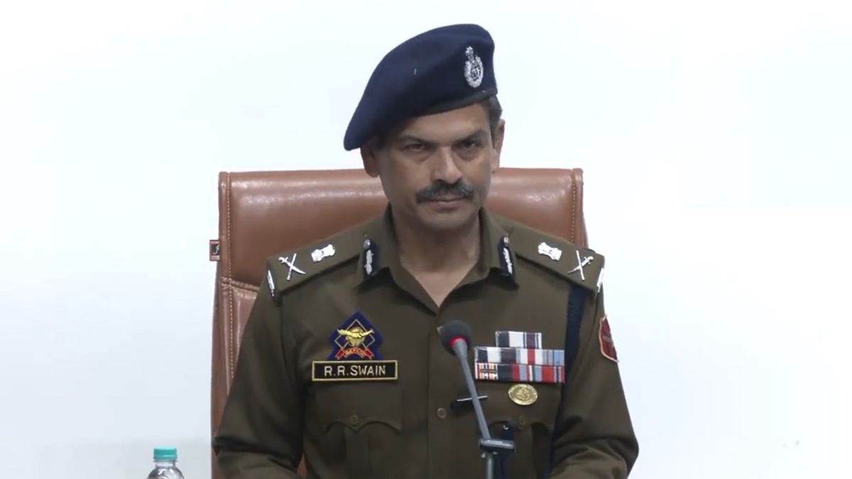 police got a big success three hybrid terrorists involved in the attack on policeman arrested nia will investigate dgp rr swain gave information