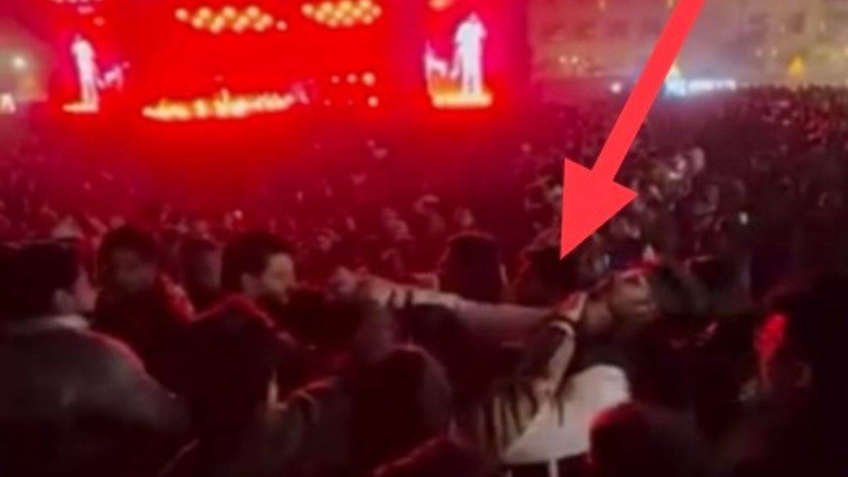ncr huge uproar at karan aujla concert in gurugram police uniform torn four doctors arrested