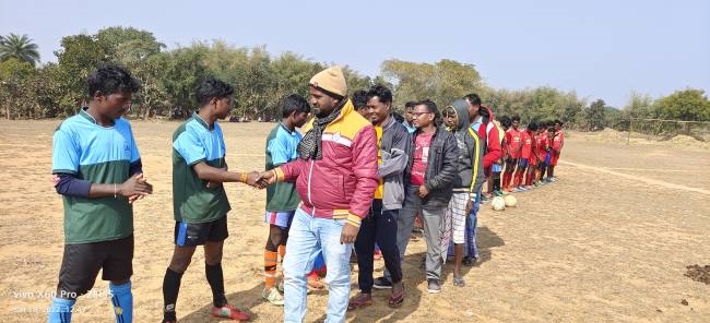 मुर्गाबनी में तीन दिवसीय फुटबाल टूर्नामेंट शुरू