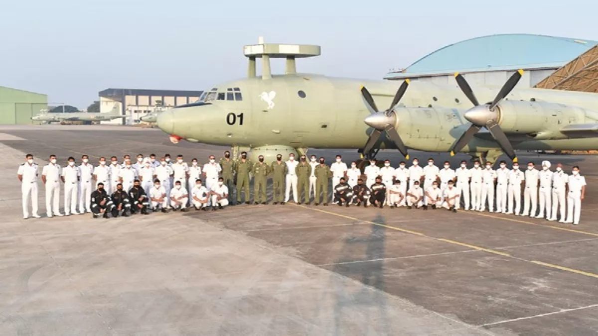 भारतीय नौसेना के आईएल 38 विमान इस साल गणतंत्र दिवस पर पहली और आखिरी बार कर्तव्य पथ पर उड़ान भरेंगे।
