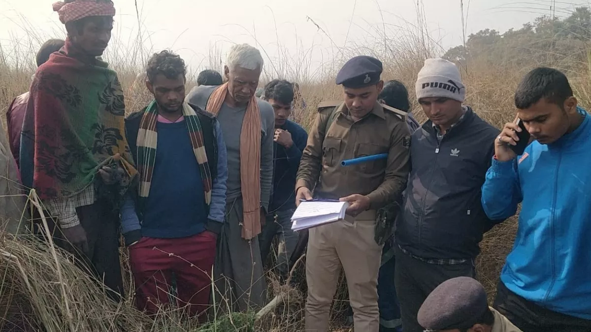 Bihar Crime: झाड़ी में मिला तीन दिनों से लापता दो युवकों का शव, परिजनों ने की थानाध्यक्ष पर कार्रवाई की मांग
