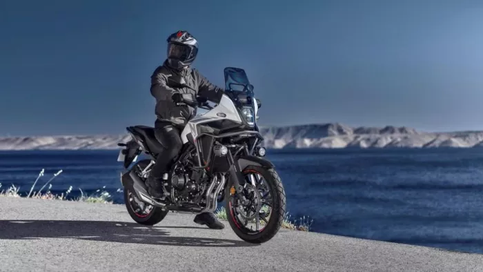 Honda NX500 ADV की प्री-बुकिंग शुरू हो गई हैं।