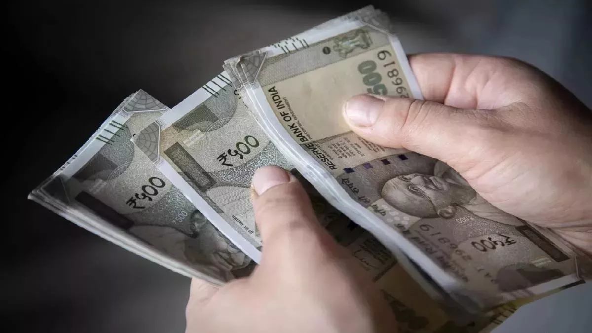 40 हजार रुपये की सैलरी वाली इस सरकारी नौकरी ने तोड़ा रिकॉर्ड, 60 हजार पदों पर अब तक 50 लाख आवेदन - UP Police Bharti 2024 this government job broke record 50