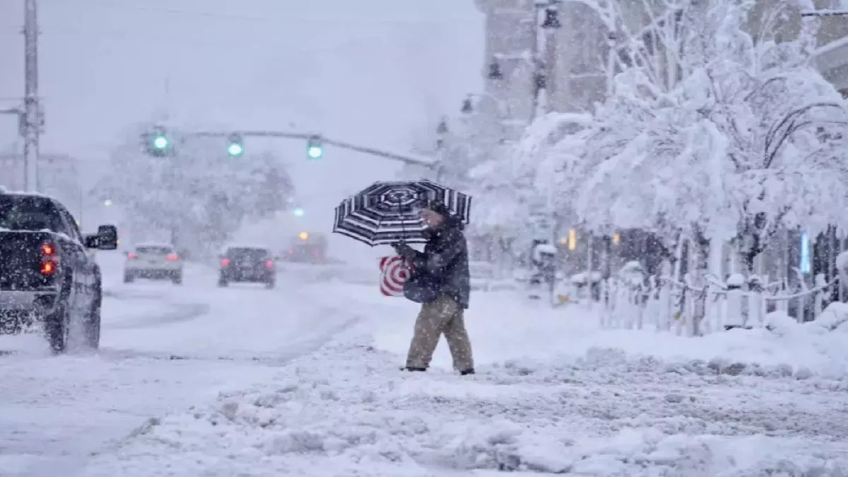 https://www.jagranimages.com/images/newimg/18012024/18_01_2024-us_storm_23632820.jpeg