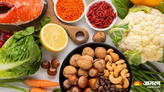 Hormonal Imbalance को दुरुस्त करने के लिए डाइट में शामिल करें 8 सुपरफूड्स (Image Source: Freepik)