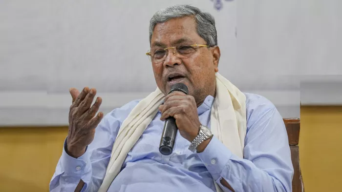कर्नाटक के मुख्यमंत्री सिद्धारमैया की 300 करोड़ रुपये की संपत्ति जब्त (फोटो- पीटीआई)