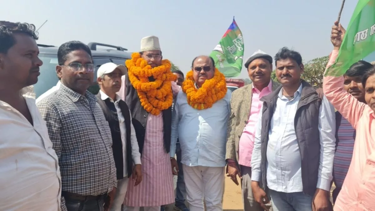 'जामताड़ा में एक ही परिवार के लोगों ने 35 साल...', आजसू नेता का सोरेन परिवार पर हमला; बोले- जनता का...