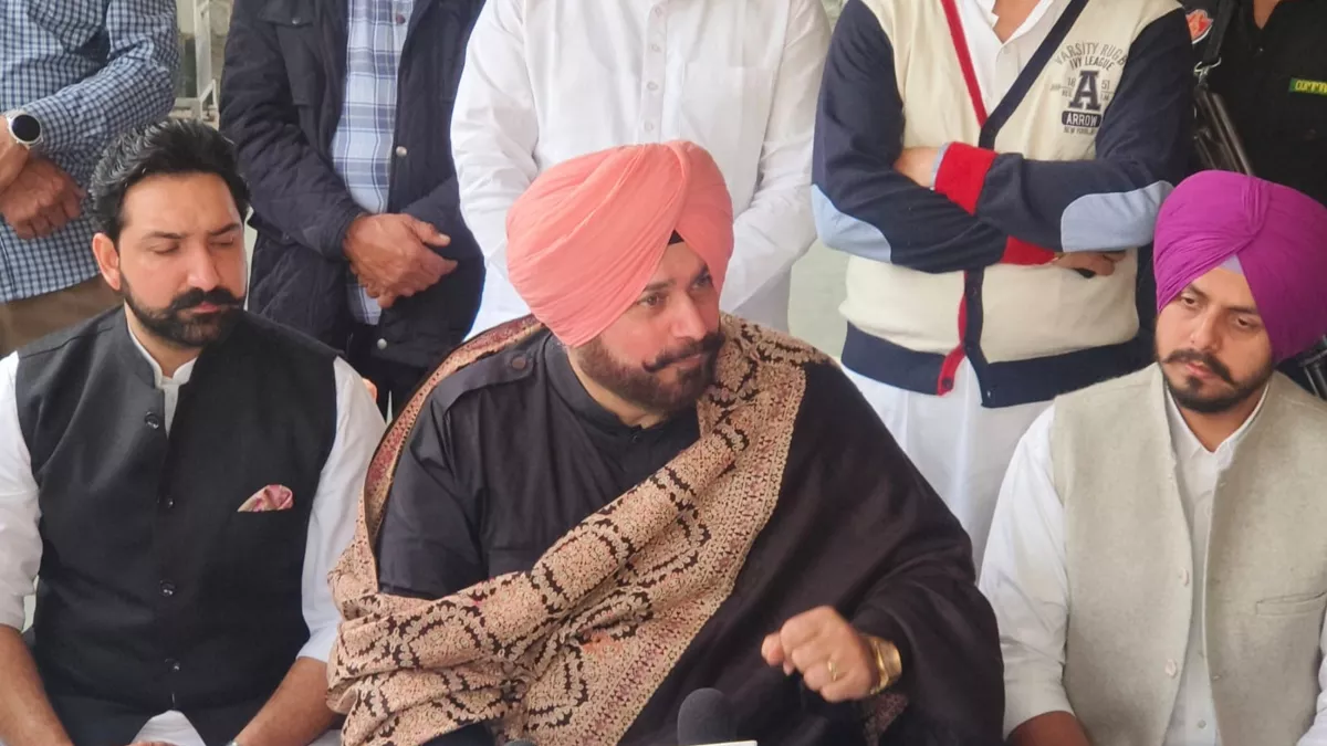 BJP में जाने की अटकलों को नवजोत सिंह सिद्धू ने नकारा, पंजाब और केंद्र सरकार पर निकाली भड़ास; बोले- 'शेख चिल्ली है मान'