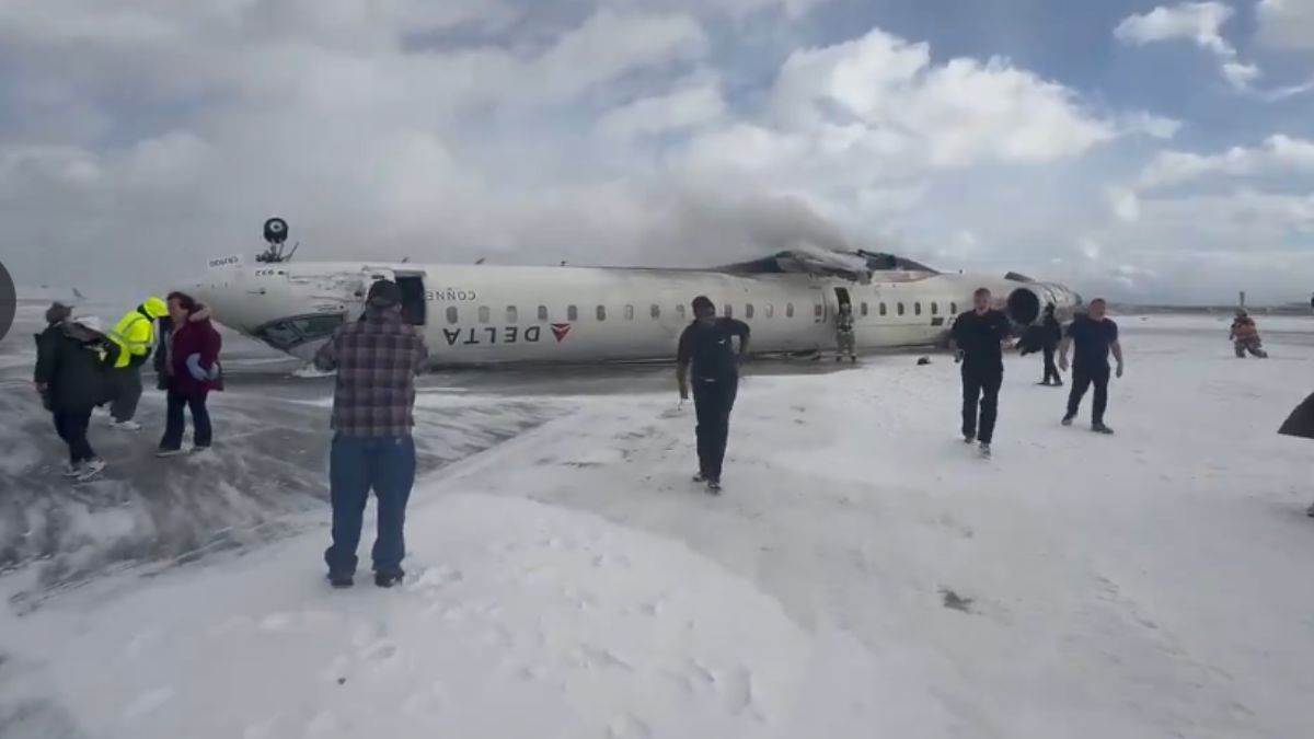 https://www.jagranimages.com/images/newimg/18022025/18_02_2025-canada_plane_crash_23886255.jpg