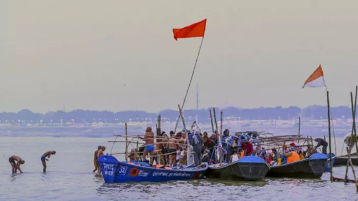 बगैर अनुमति प्रयागराज जाने वाली नावों को जब्त करेगा प्रशासन (फाइल फोटो- पीटीआई)