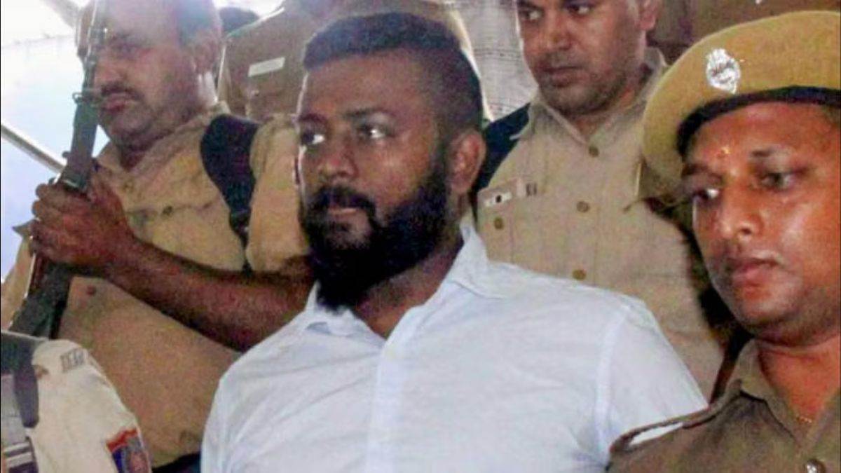 https://www.jagranimages.com/images/newimg/18022025/18_02_2025-sukesh_chandrashekhar_supreme_court_23886753.jpg