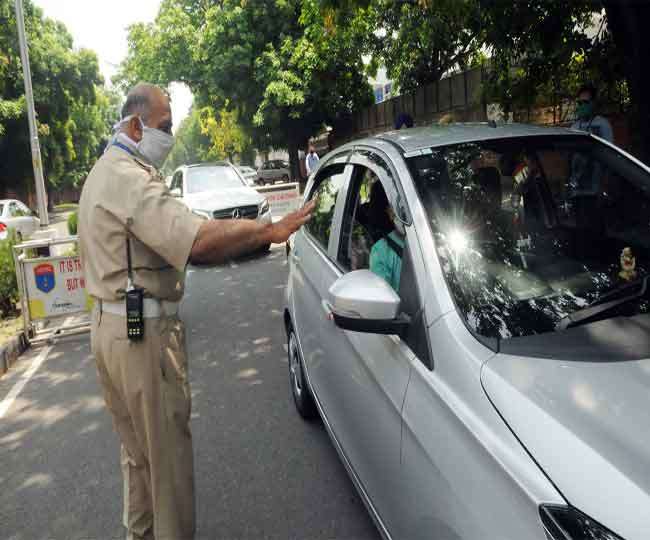 Chandigarh: ये कार है खास, ड्राइविंग करते समय कर सकते हैं फोन पर बात, नहीं कटेगा चालान