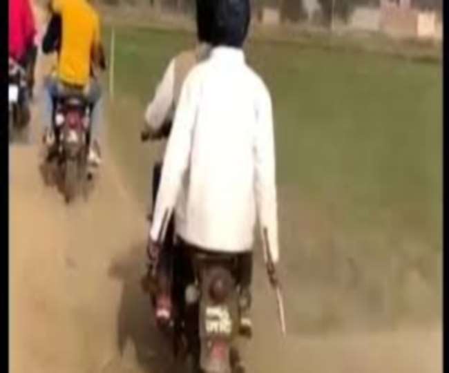बिजनौर के कालेज में तमंचा लेकर घुसे बाहरी युवक।