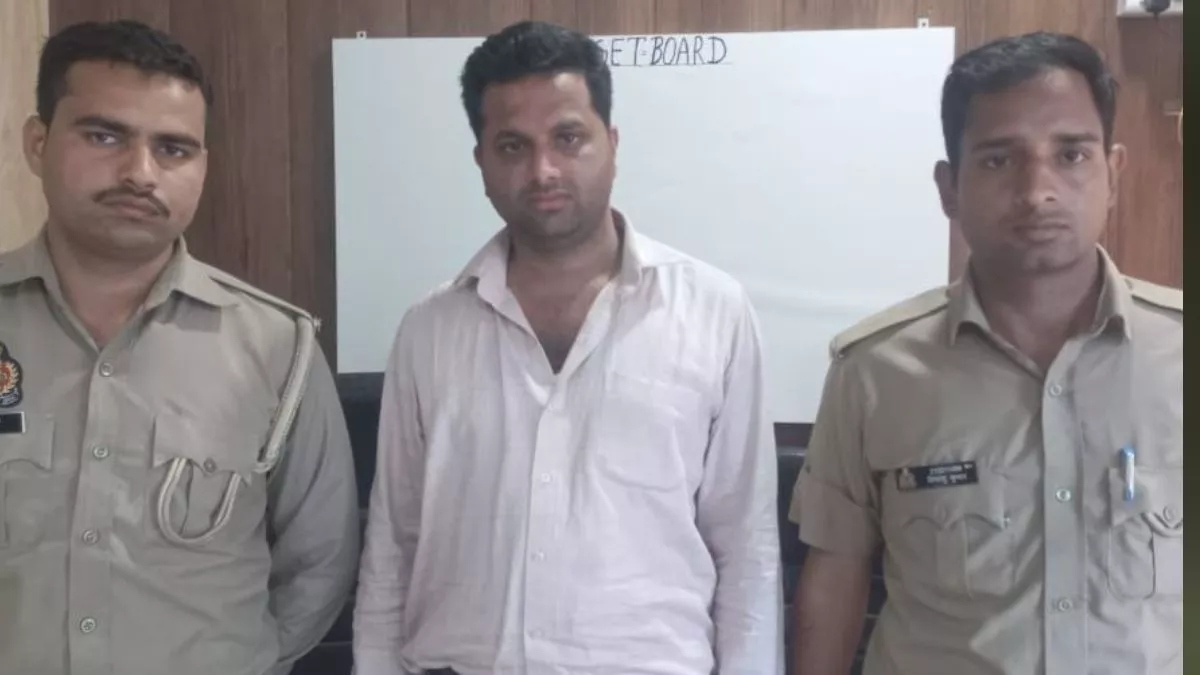 Chandausi News: कोल्ड स्टोरेज हादसे के बाद दोनों भाई गिरफ्तार।
