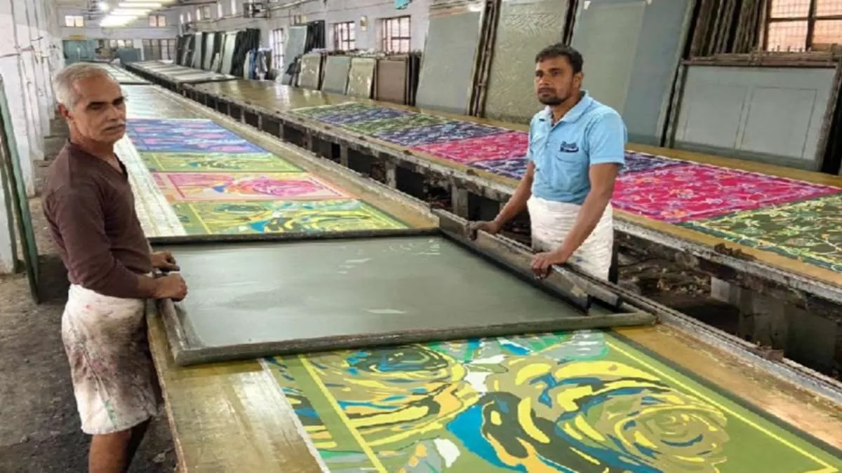 Textile Printing: यूरोप और खाड़ी देशों की पसंद बने फर्रुखाबादी स्कार्फ व शाल